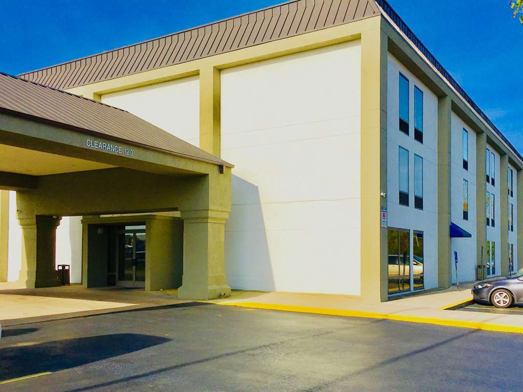 Motel 6 - Newest - Ultra Sparkling Approved - Chiropractor Approved Beds - New Elevator - Robotic Massages - New 2023 Amenities - New Rooms - New Flat Screen Tvs - All American Staff - Walk To Longhorn Steakhouse And Ruby Tuesday - Book Today And Sav Kingsland Exterior foto